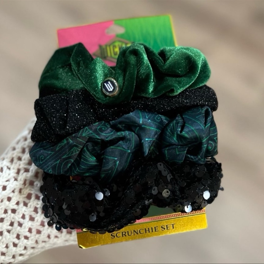WICKED - Claires Elphaba hair scrunchie accessory set of 4 NWT